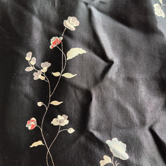 90's Asian inspired black sateen empire waist with floral design - Picture 9 of 10